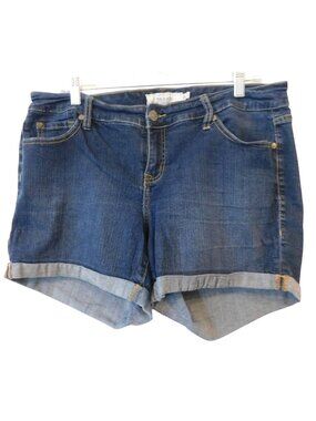 Torrid Size 14 Denim Shorts Mid Rise Cuffed Coastal Casual Summer Core